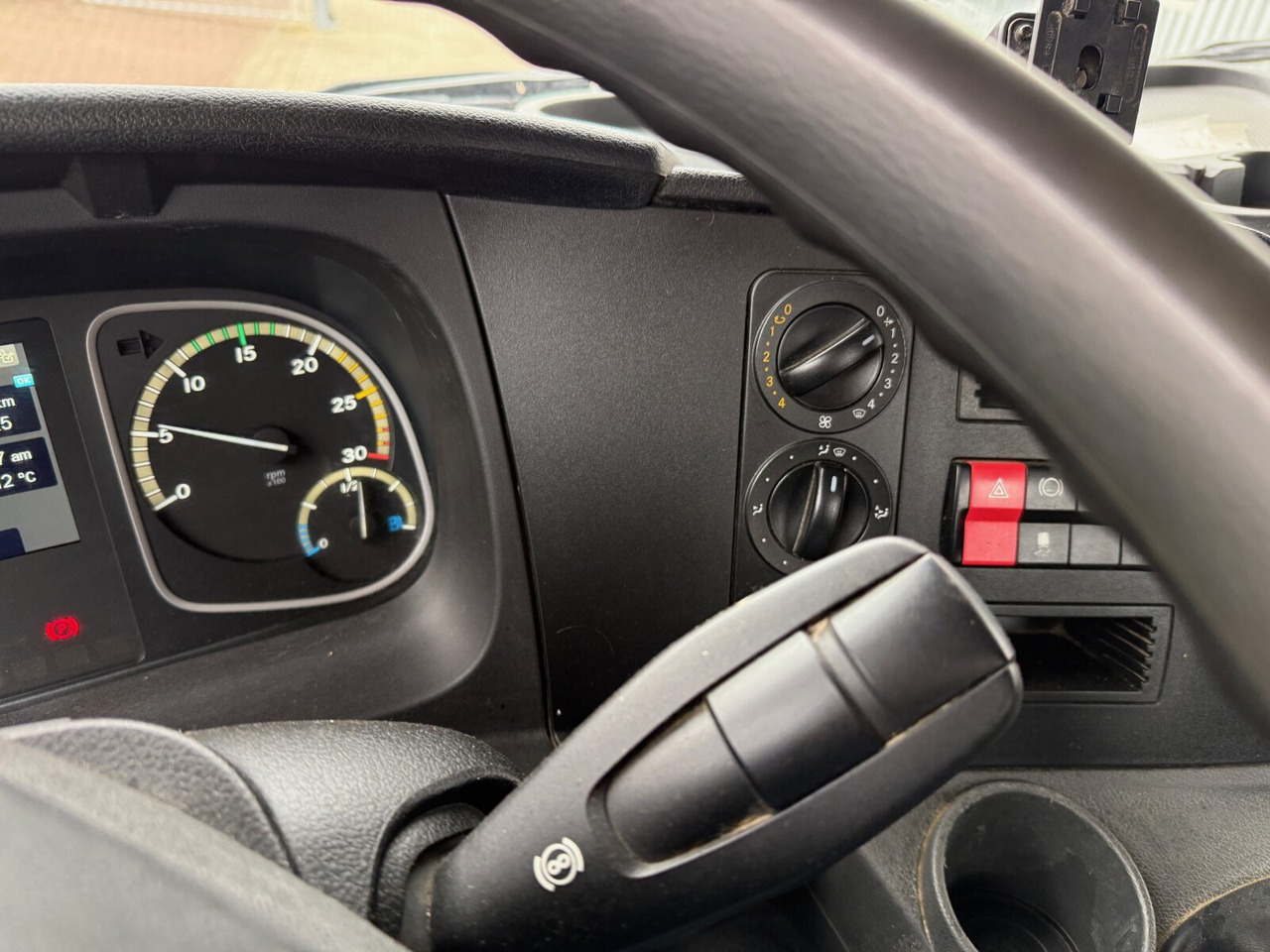 Mercedes-Benz Atego 1630 K 4x2 Atego 1630 K 4x2, Meiller 3-Seiten, 2 x AHK Öl - Sklápač: obrázok 4 Mercedes-Benz Atego 1630 K 4x2 Atego 1630 K 4x2, Meiller 3-Seiten, 2 x AHK Öl - Sklápač: obrázok 4