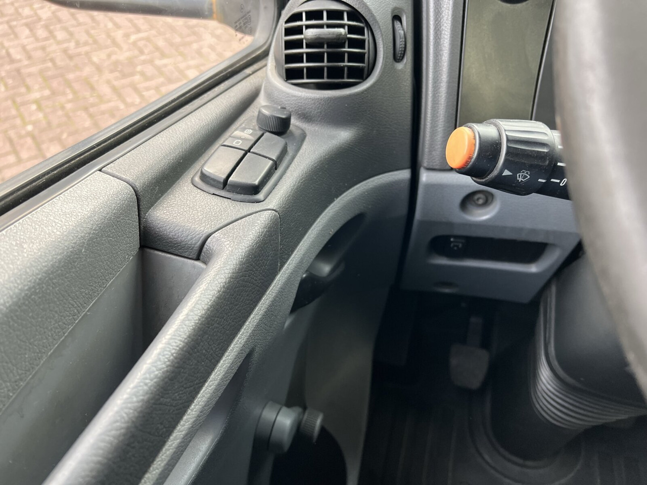 Mercedes-Benz Atego 816 L 4x2 Atego 816 L 4x2 mit LBW, 4x Vorhanden! - Skříňový nákladní auto: obrázok 5 Mercedes-Benz Atego 816 L 4x2 Atego 816 L 4x2 mit LBW, 4x Vorhanden! - Skříňový nákladní auto: obrázok 5