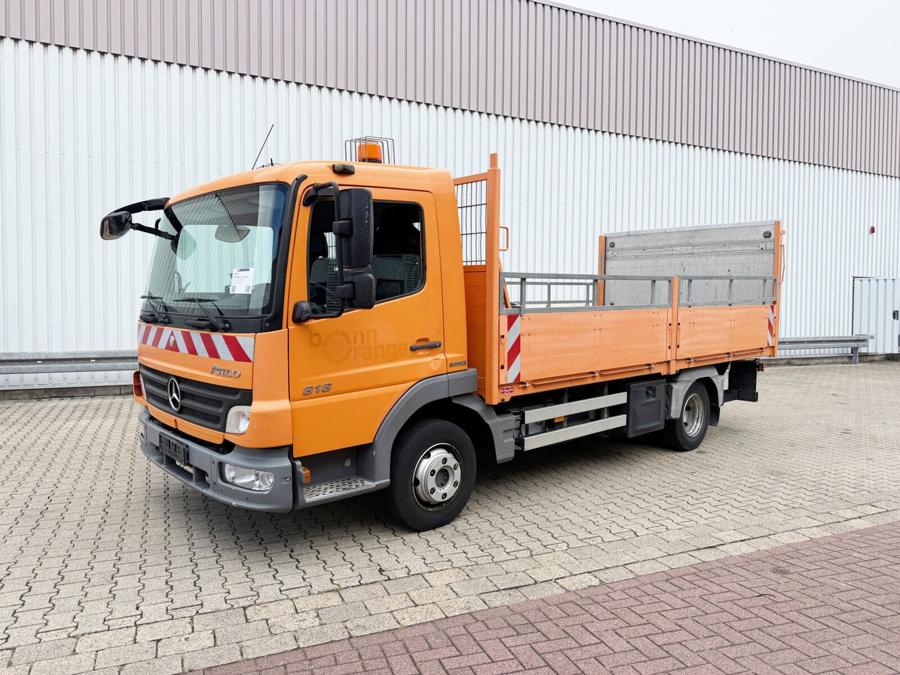 Mercedes-Benz Atego 818 4x2 Atego 818 4x2 mit LBW BÄR - Valníkový/ Plošinový nákladný automobil: obrázok 1 Mercedes-Benz Atego 818 4x2 Atego 818 4x2 mit LBW BÄR - Valníkový/ Plošinový nákladný automobil: obrázok 1