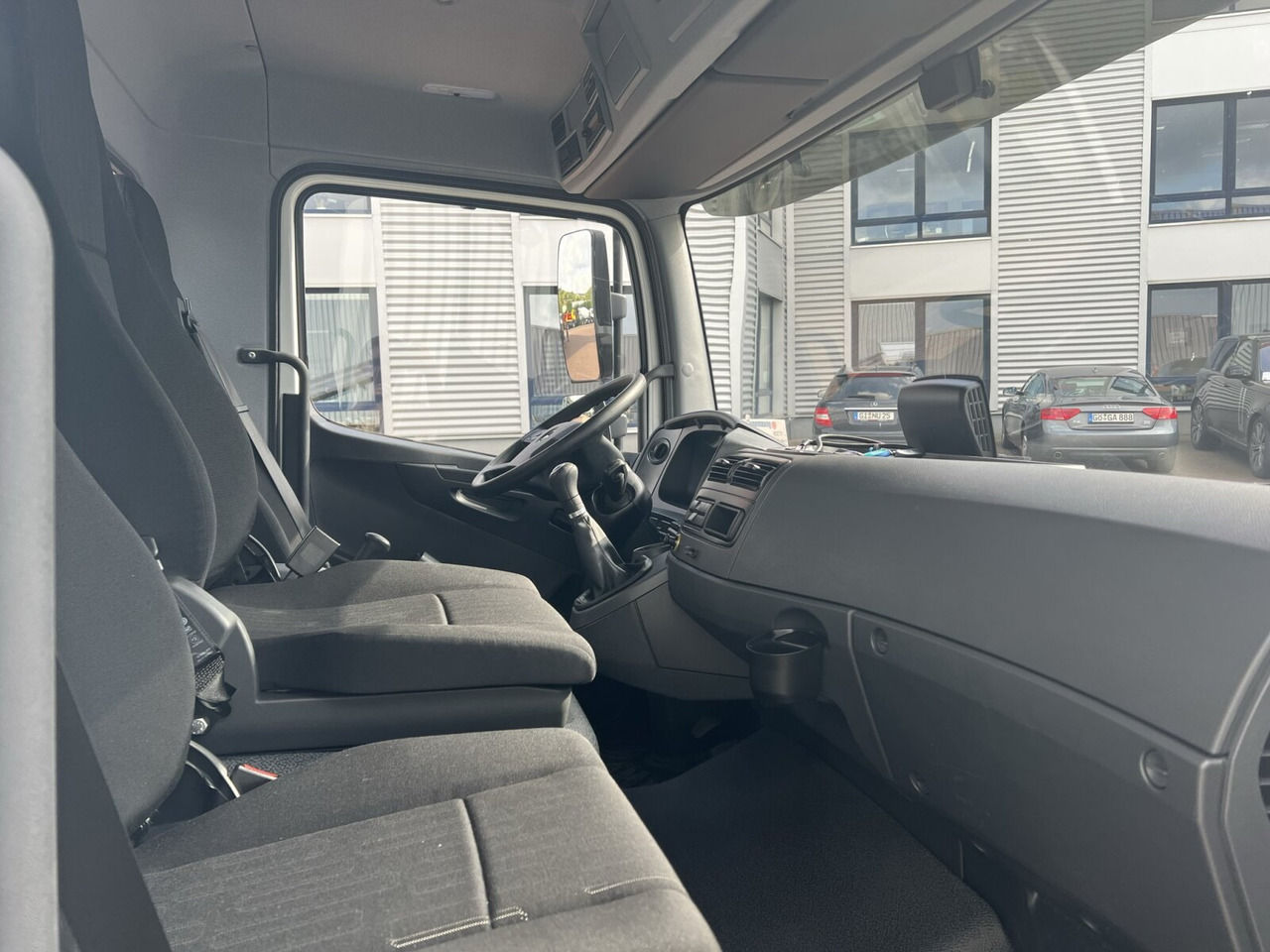 Mercedes-Benz Atego 818 K 4x2 Atego 818 K 4x2, 2x AHK, Meiller-Kipper, mehrfach Vorhanden! - Sklápač: obrázok 5 Mercedes-Benz Atego 818 K 4x2 Atego 818 K 4x2, 2x AHK, Meiller-Kipper, mehrfach Vorhanden! - Sklápač: obrázok 5