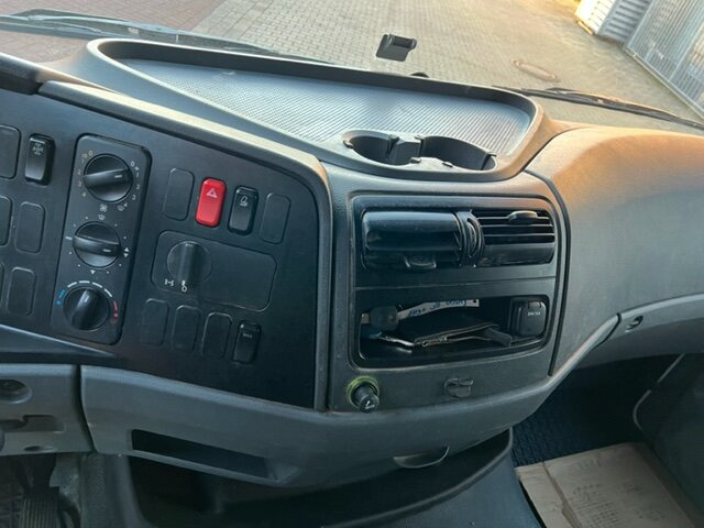 Mercedes-Benz Atego 822 4x2 Atego 822 4x2, Doka mit Kombisitzbank - Plachtové nákladné vozidlo: obrázok 5 Mercedes-Benz Atego 822 4x2 Atego 822 4x2, Doka mit Kombisitzbank - Plachtové nákladné vozidlo: obrázok 5