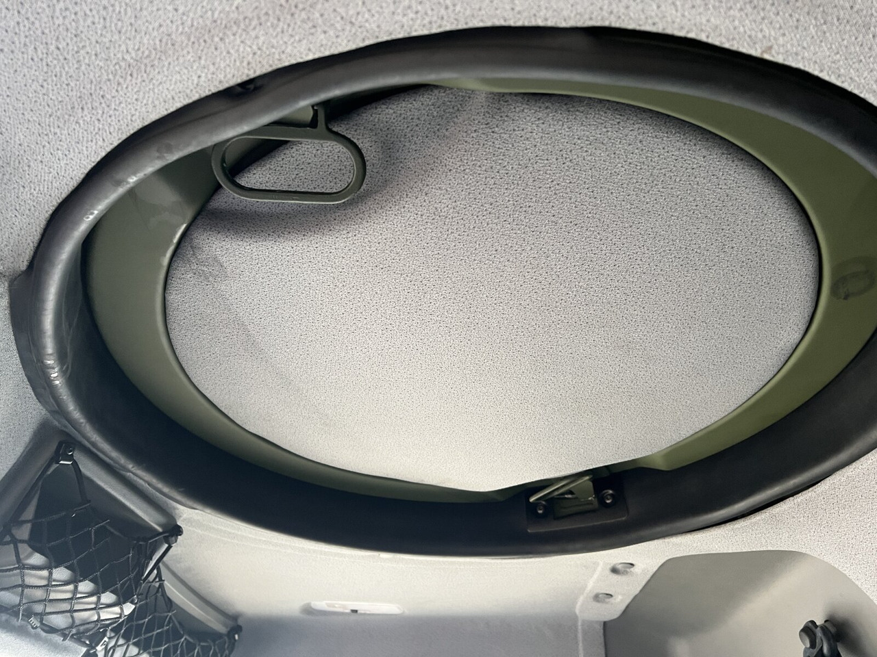 Mercedes-Benz Axor 1829 A 4x4 Axor 1829 A 4x4, Ex- - Valníkový/ Plošinový nákladný automobil: obrázok 4 Mercedes-Benz Axor 1829 A 4x4 Axor 1829 A 4x4, Ex- - Valníkový/ Plošinový nákladný automobil: obrázok 4