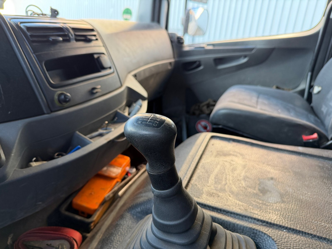 Mercedes-Benz Axor 1829 L 4x2 Axor 1829 L 4x2, 6-Sitzer - Valníkový/ Plošinový nákladný automobil: obrázok 3 Mercedes-Benz Axor 1829 L 4x2 Axor 1829 L 4x2, 6-Sitzer - Valníkový/ Plošinový nákladný automobil: obrázok 3