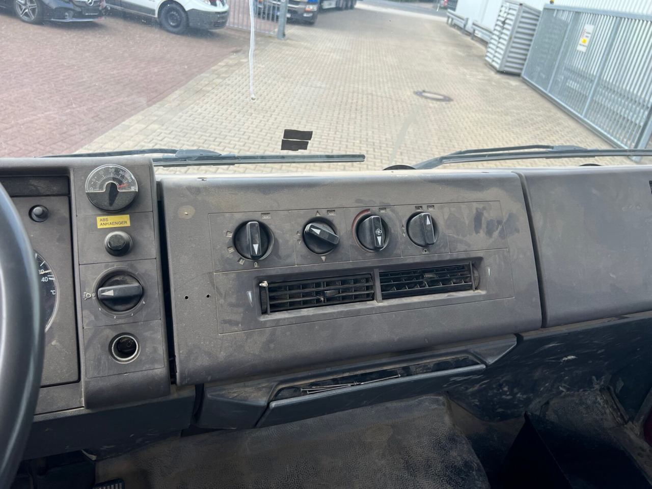 Mercedes-Benz LK 1117 K 4x2 LK 1117 K 4x2, 6-Zylinder Motor, 2x AHK - Sklápač: obrázok 5 Mercedes-Benz LK 1117 K 4x2 LK 1117 K 4x2, 6-Zylinder Motor, 2x AHK - Sklápač: obrázok 5