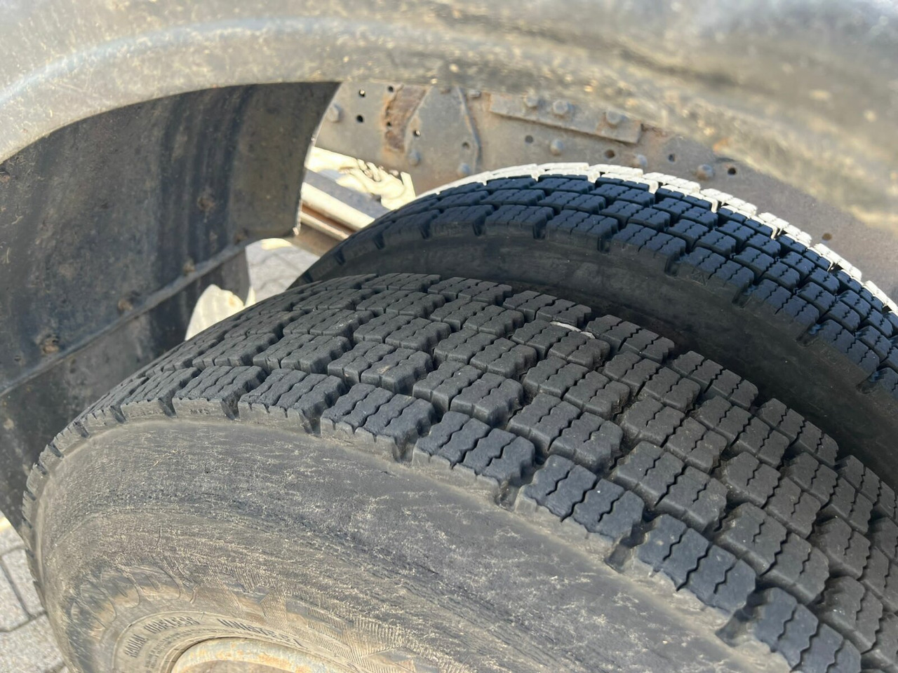 Mercedes-Benz LK 817 4x2 LK 817 4x2/37, City-Abroller, 6-Zylinder Motor - Hákový nosič kontajnerov: obrázok 5 Mercedes-Benz LK 817 4x2 LK 817 4x2/37, City-Abroller, 6-Zylinder Motor - Hákový nosič kontajnerov: obrázok 5