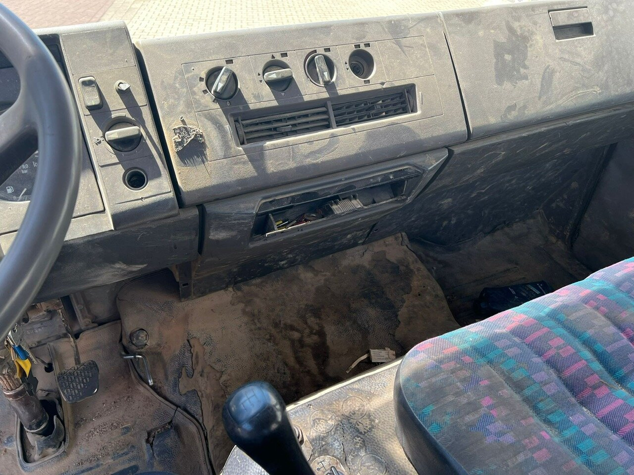 Mercedes-Benz LK 817 4x2 LK 817 4x2/37, City-Abroller, 6-Zylinder Motor - Hákový nosič kontajnerov: obrázok 2 Mercedes-Benz LK 817 4x2 LK 817 4x2/37, City-Abroller, 6-Zylinder Motor - Hákový nosič kontajnerov: obrázok 2