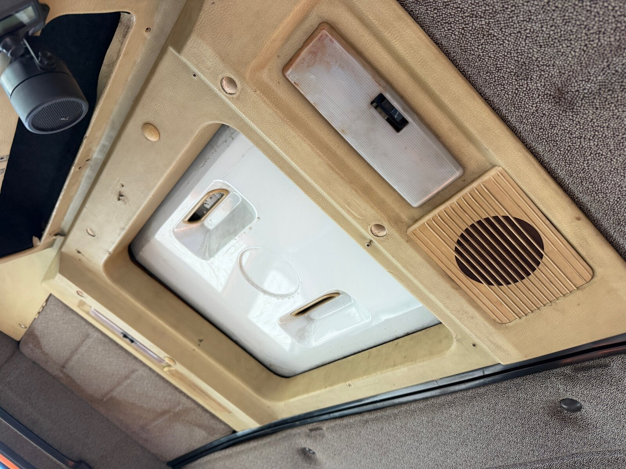 Mercedes-Benz NG 1928 A 4x4 NG 1928 A 4x4, V8-Motor, Winterdienstaustattung - Podvozek s kabinou: obrázok 3 Mercedes-Benz NG 1928 A 4x4 NG 1928 A 4x4, V8-Motor, Winterdienstaustattung - Podvozek s kabinou: obrázok 3