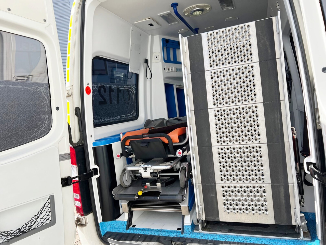 Sanitka Mercedes-Benz Sprinter 313 CDI 4x2 Sprinter 313 CDI 4x2, EEV, Krankenwagen: obrázok 15 Sanitka Mercedes-Benz Sprinter 313 CDI 4x2 Sprinter 313 CDI 4x2, EEV, Krankenwagen: obrázok 15