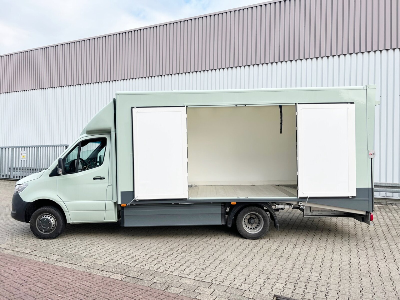 Mercedes-Benz Sprinter 516 FG 4x2 Sprinter 516 FG 4x2, MBUX, Autotransporter Comear - Furgon: obrázok 2 Mercedes-Benz Sprinter 516 FG 4x2 Sprinter 516 FG 4x2, MBUX, Autotransporter Comear - Furgon: obrázok 2
