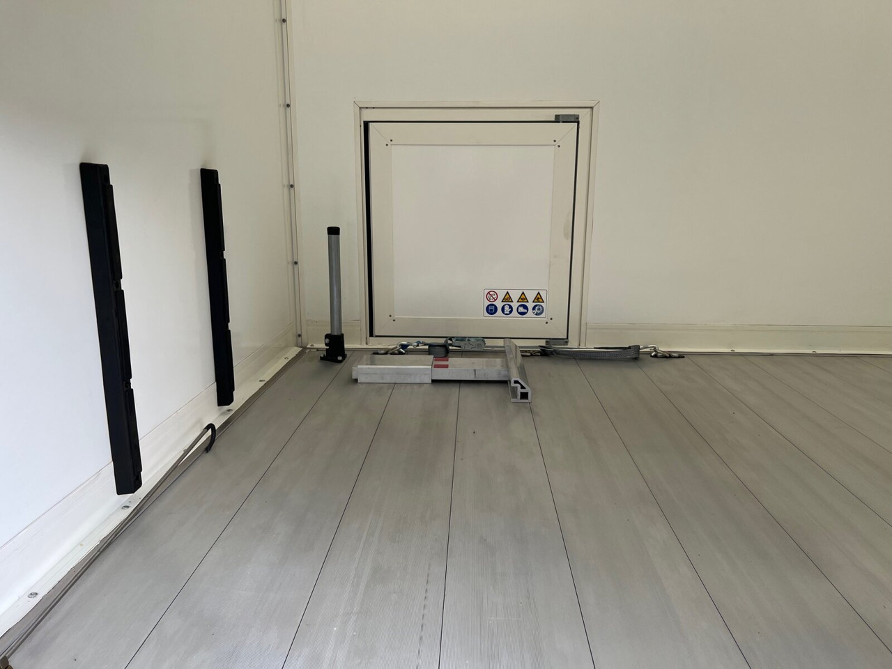 Mercedes-Benz Sprinter 516 FG 4x2 Sprinter 516 FG 4x2, MBUX, Autotransporter Comear - Furgon: obrázok 3 Mercedes-Benz Sprinter 516 FG 4x2 Sprinter 516 FG 4x2, MBUX, Autotransporter Comear - Furgon: obrázok 3