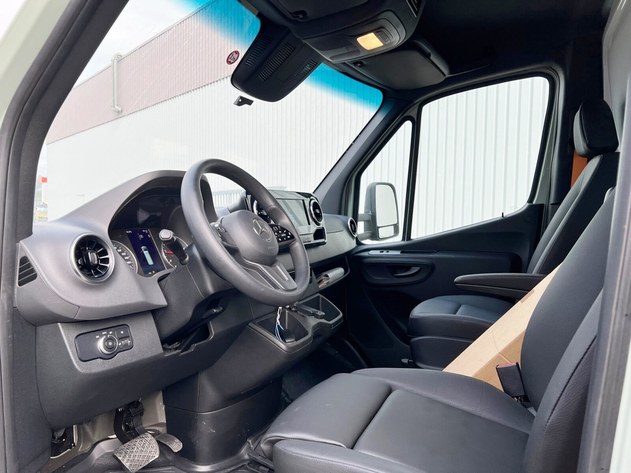 Mercedes-Benz Sprinter 516 FG 4x2 Sprinter 516 FG 4x2, MBUX, Autotransporter Comear - Furgon: obrázok 5 Mercedes-Benz Sprinter 516 FG 4x2 Sprinter 516 FG 4x2, MBUX, Autotransporter Comear - Furgon: obrázok 5