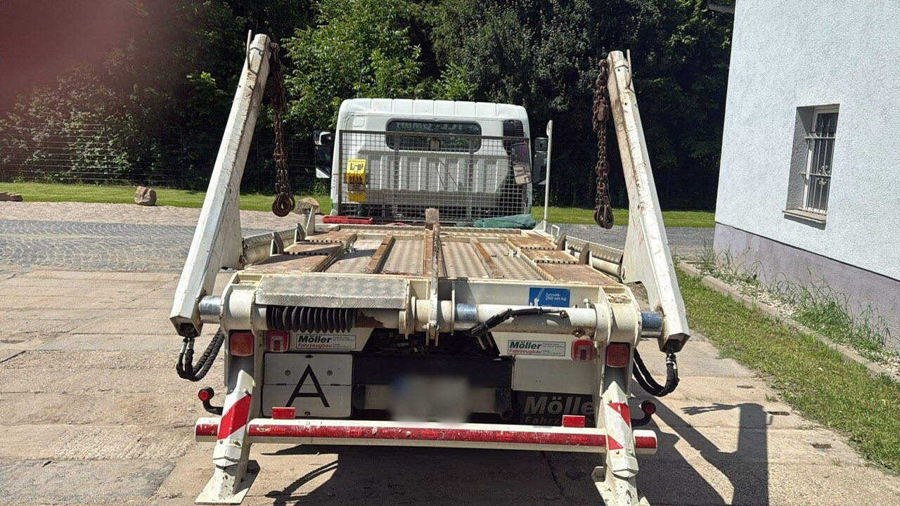 Mitsubishi Canter Fuso 7C15 4x2 Canter Fuso 7C15 4x2, Tele-Absetzer, Vereiterbar bis 10m³ - Ramenový nosič kontajnerov: obrázok 4 Mitsubishi Canter Fuso 7C15 4x2 Canter Fuso 7C15 4x2, Tele-Absetzer, Vereiterbar bis 10m³ - Ramenový nosič kontajnerov: obrázok 4