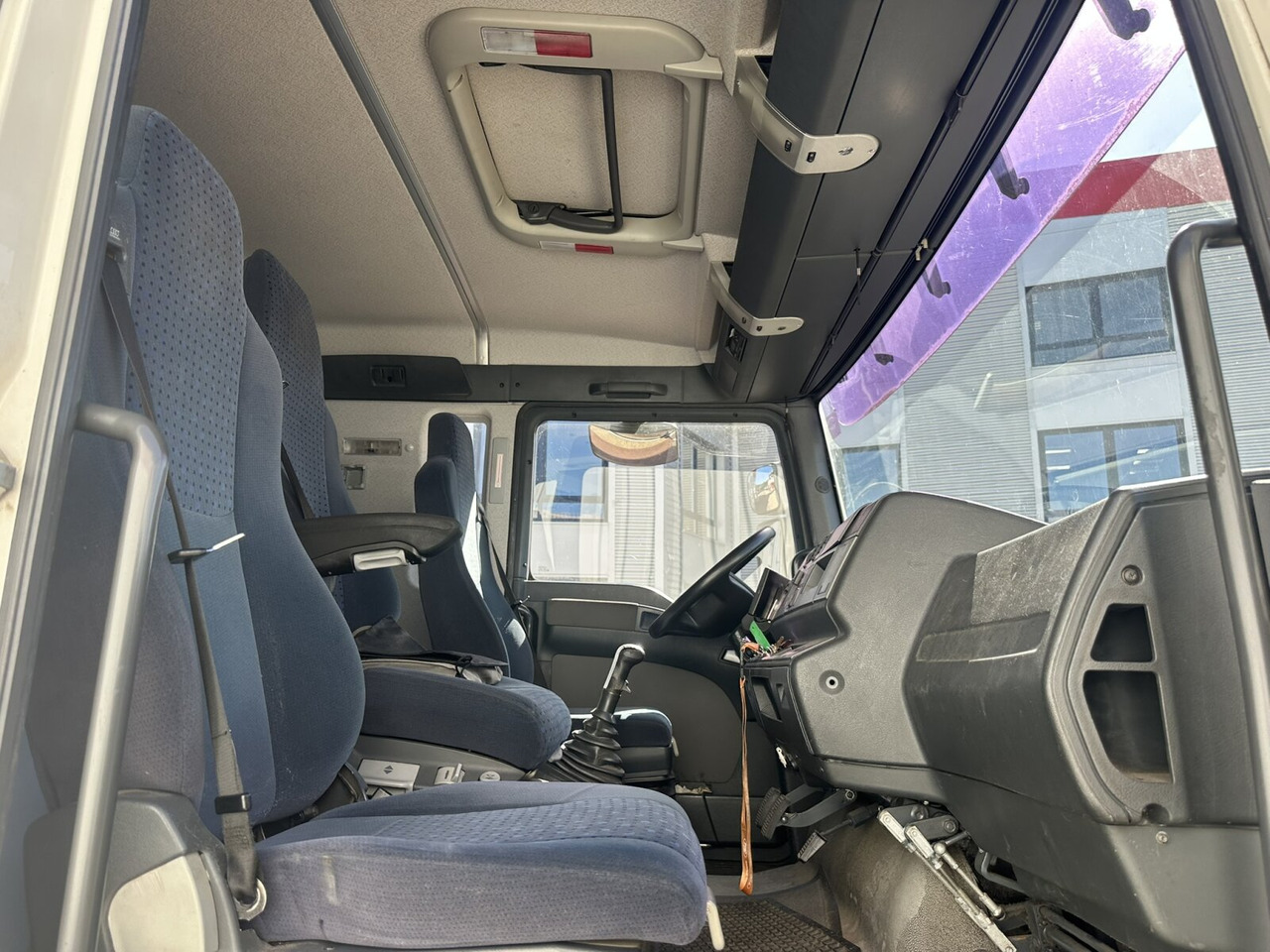 MAN TGA 18.360 LL 4x2 TGA 18.360 LL 4x2, Fahrschule - Nákladné auto: obrázok 3 MAN TGA 18.360 LL 4x2 TGA 18.360 LL 4x2, Fahrschule - Nákladné auto: obrázok 3