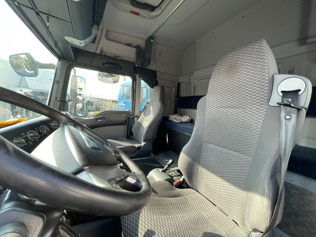 MAN TGM 18.330 4X2 LL TGM 18.330 4X2 LL, Fahrschulausstattung - Nákladné auto: obrázok 3 MAN TGM 18.330 4X2 LL TGM 18.330 4X2 LL, Fahrschulausstattung - Nákladné auto: obrázok 3