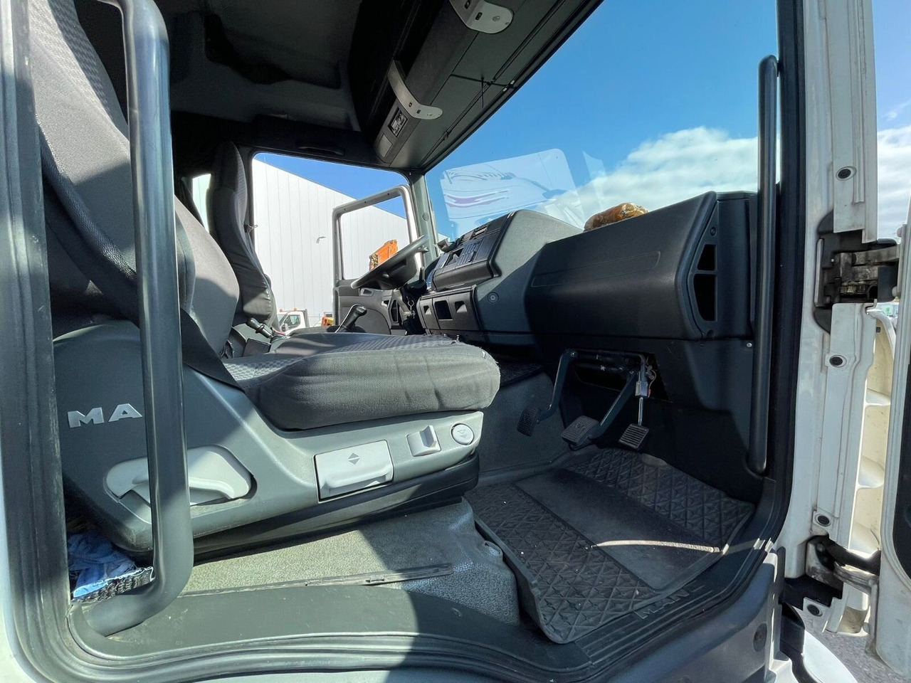 MAN TGM 18.330 4X2 LL TGM 18.330 4X2 LL, Fahrschulausstattung - Nákladné auto: obrázok 5 MAN TGM 18.330 4X2 LL TGM 18.330 4X2 LL, Fahrschulausstattung - Nákladné auto: obrázok 5