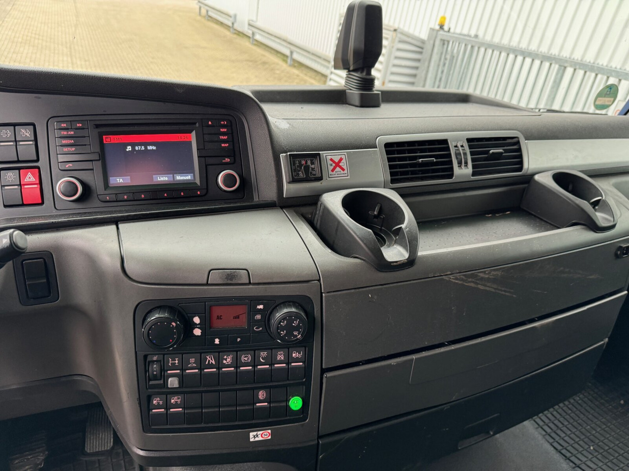 MAN TGX 18.360 4x2 LL TGX 18.360 4x2 LL, XLX-Fahrerhaus - Nákladné auto: obrázok 4 MAN TGX 18.360 4x2 LL TGX 18.360 4x2 LL, XLX-Fahrerhaus - Nákladné auto: obrázok 4