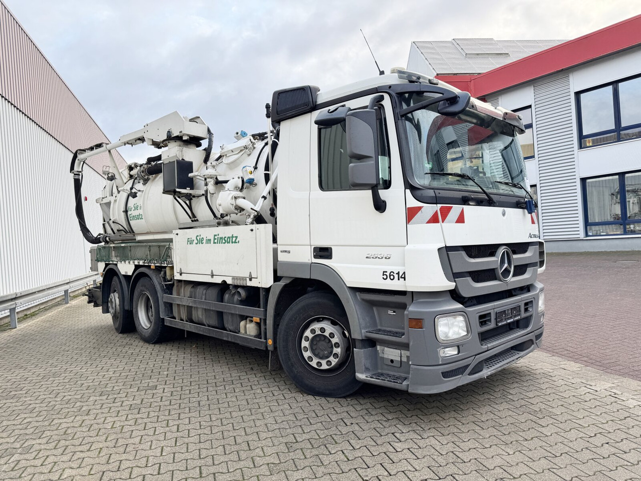 Nákladné auto Mercedes-Benz Actros 2536 L 6x2 Actros 2536 L 6x2, Müller Saug- und Spülwagen ca. 10,5m³, Lenkachse: obrázok 9