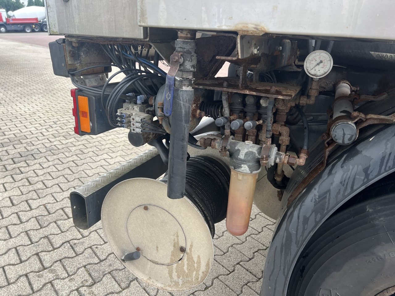 Mercedes-Benz Actros 2541 L 6x2 Actros 2541 L 6x2, Lenkachse, Küller Saug- und Spülwagen ca. 14m³ - Nákladné auto: obrázok 4 Mercedes-Benz Actros 2541 L 6x2 Actros 2541 L 6x2, Lenkachse, Küller Saug- und Spülwagen ca. 14m³ - Nákladné auto: obrázok 4
