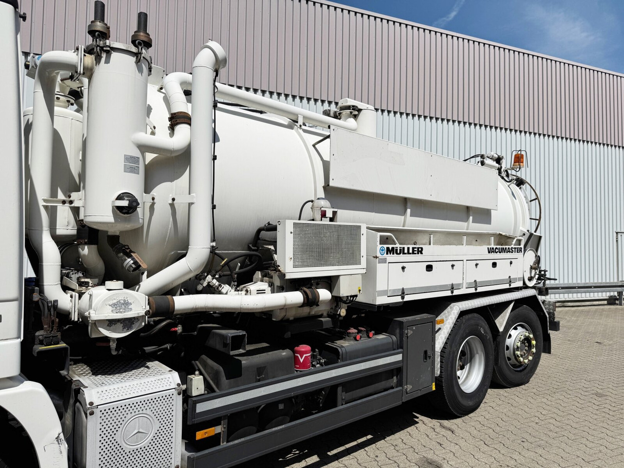 Nákladné auto Mercedes-Benz Actros 2541 L 6x2 Actros 2541 L 6x2, Müller Saug-/Spülwagen ca. 12m³, Widi-Platte, Lift-/Lenkachse: obrázok 6 Nákladné auto Mercedes-Benz Actros 2541 L 6x2 Actros 2541 L 6x2, Müller Saug-/Spülwagen ca. 12m³, Widi-Platte, Lift-/Lenkachse: obrázok 6