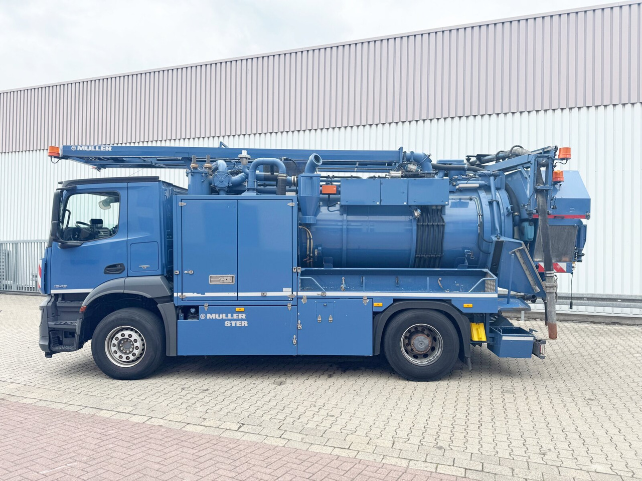 Mercedes-Benz Arocs 1843 L 4x2 Arocs 1843 L 4x2, Müller Canalmaster ca. 8m³, Standheizung, Funk - Nákladné auto: obrázok 5 Mercedes-Benz Arocs 1843 L 4x2 Arocs 1843 L 4x2, Müller Canalmaster ca. 8m³, Standheizung, Funk - Nákladné auto: obrázok 5