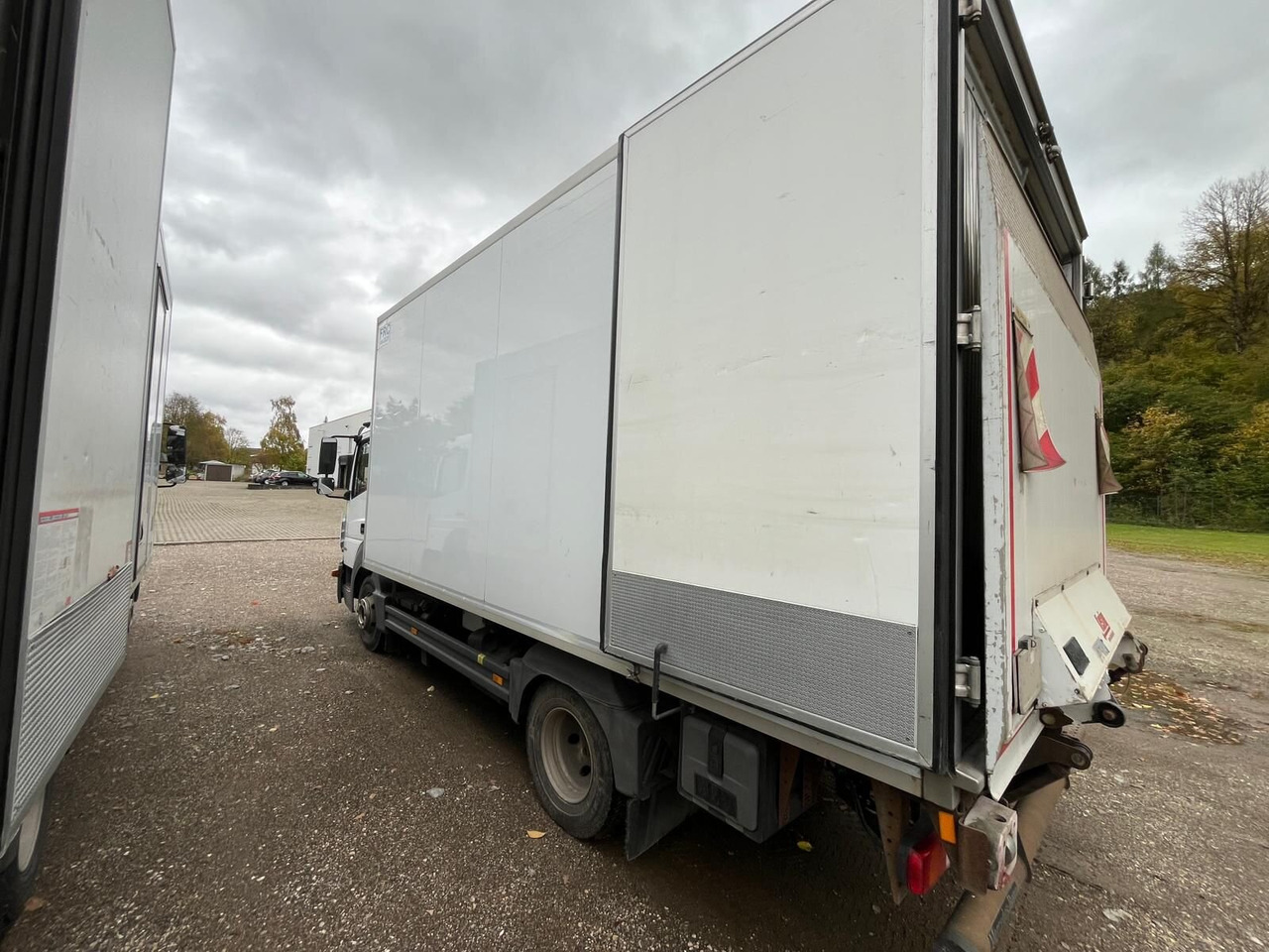 Mercedes-Benz Atego 816 4x2 Atego 816 4x2, Kühlkoffer, Trennwand, ThermoKing, LBW Sörensen - Nákladné auto: obrázok 4 Mercedes-Benz Atego 816 4x2 Atego 816 4x2, Kühlkoffer, Trennwand, ThermoKing, LBW Sörensen - Nákladné auto: obrázok 4