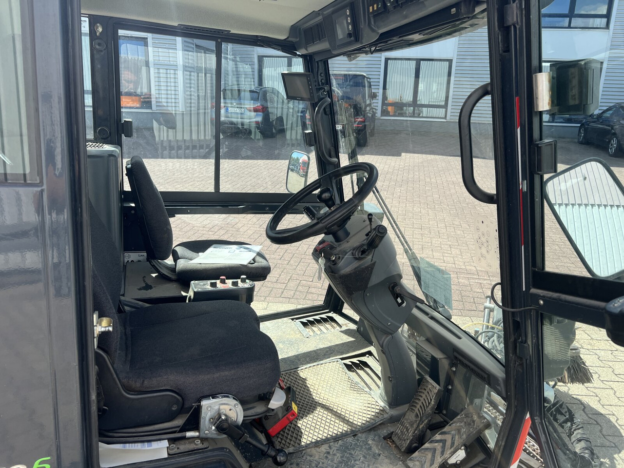 Nákladné auto Schmidt Swingo Compact 200 4x2 Swingo Compact 200 4x2, Kehrmaschine: obrázok 7 Nákladné auto Schmidt Swingo Compact 200 4x2 Swingo Compact 200 4x2, Kehrmaschine: obrázok 7