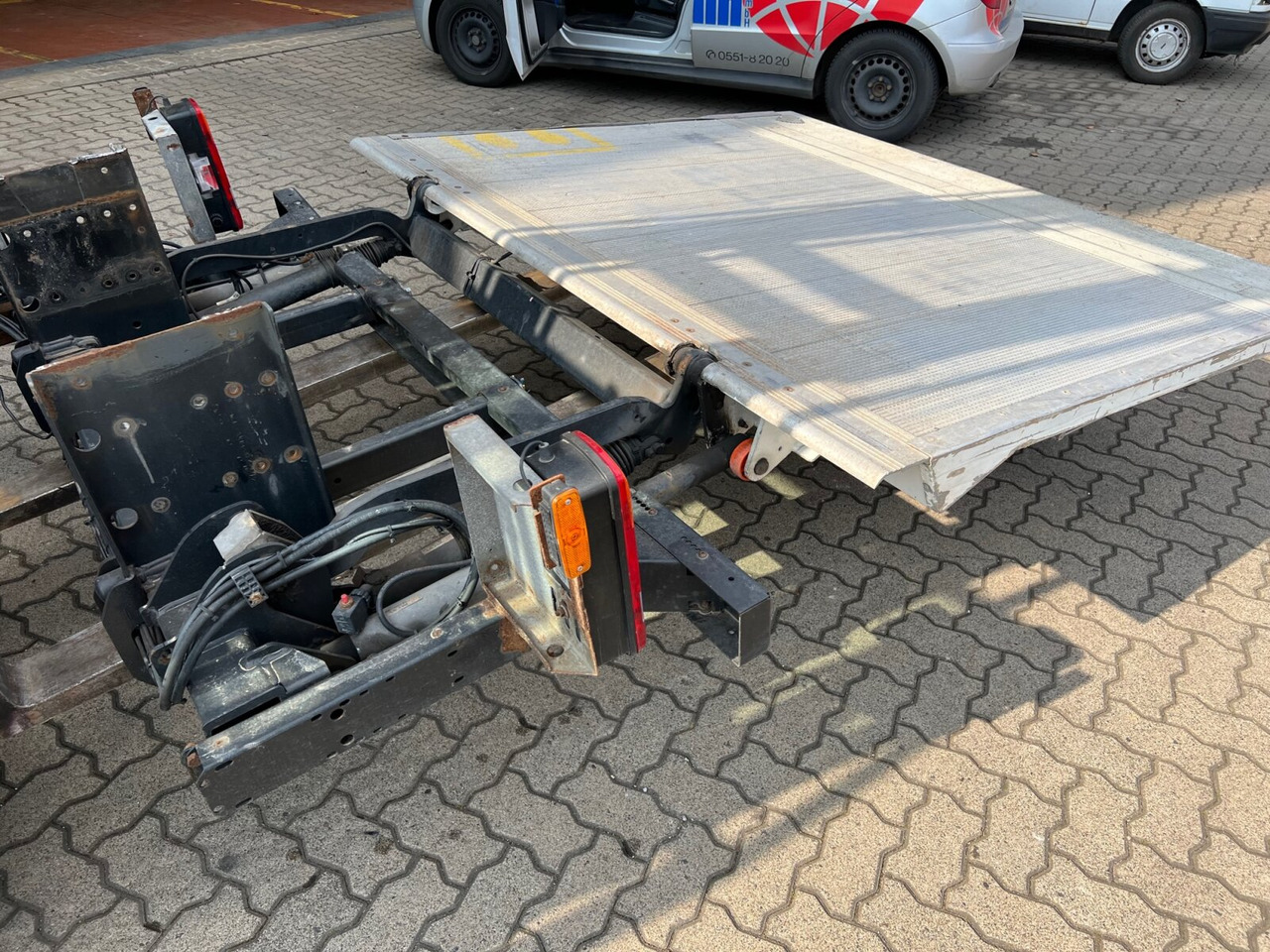 Dhollandia Ladebordwand DH LM15 Dhollandia Ladebordwand DH LM15 - Náves: obrázok 3 Dhollandia Ladebordwand DH LM15 Dhollandia Ladebordwand DH LM15 - Náves: obrázok 3