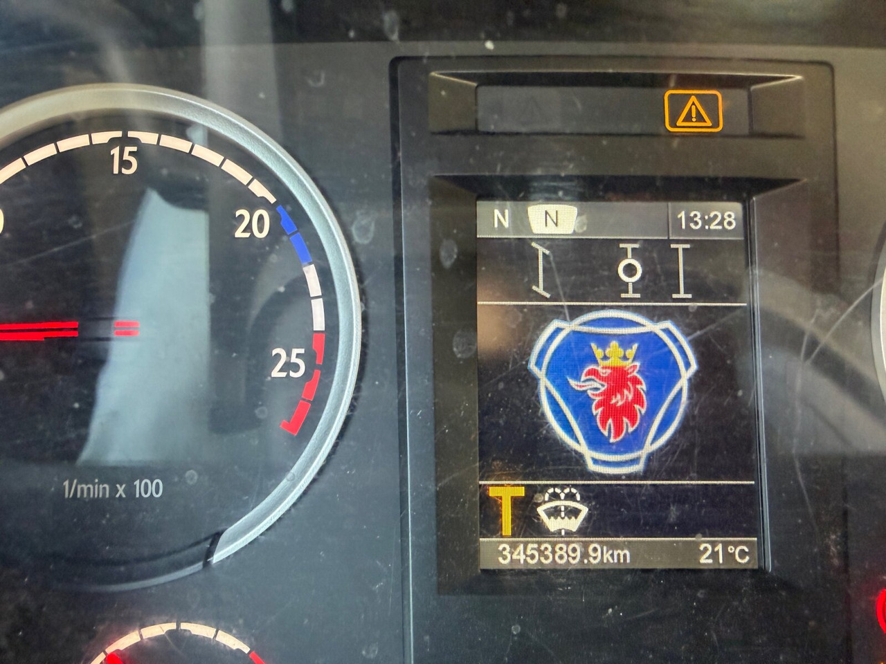 Scania P 320/400 6x2-4 P 320/400 6x2-4, Lenk-/Liftachse, Tele-Absetzanlage, Funk - Ramenový nosič kontajnerov: obrázok 4 Scania P 320/400 6x2-4 P 320/400 6x2-4, Lenk-/Liftachse, Tele-Absetzanlage, Funk - Ramenový nosič kontajnerov: obrázok 4