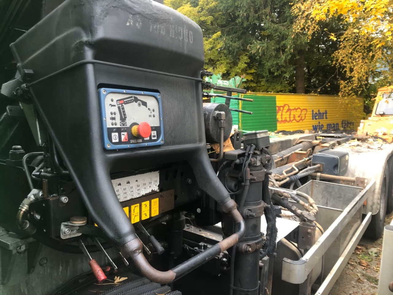 Hákový nosič kontajnerov, Auto s hydraulickou rukou Scania Scania G 480/6x2-4 Scania G 480/6x2-4, Lenk-Liftachse,  Hiab Kran Funk 166 HD-3, Abroller XR 18 S 59: obrázok 6