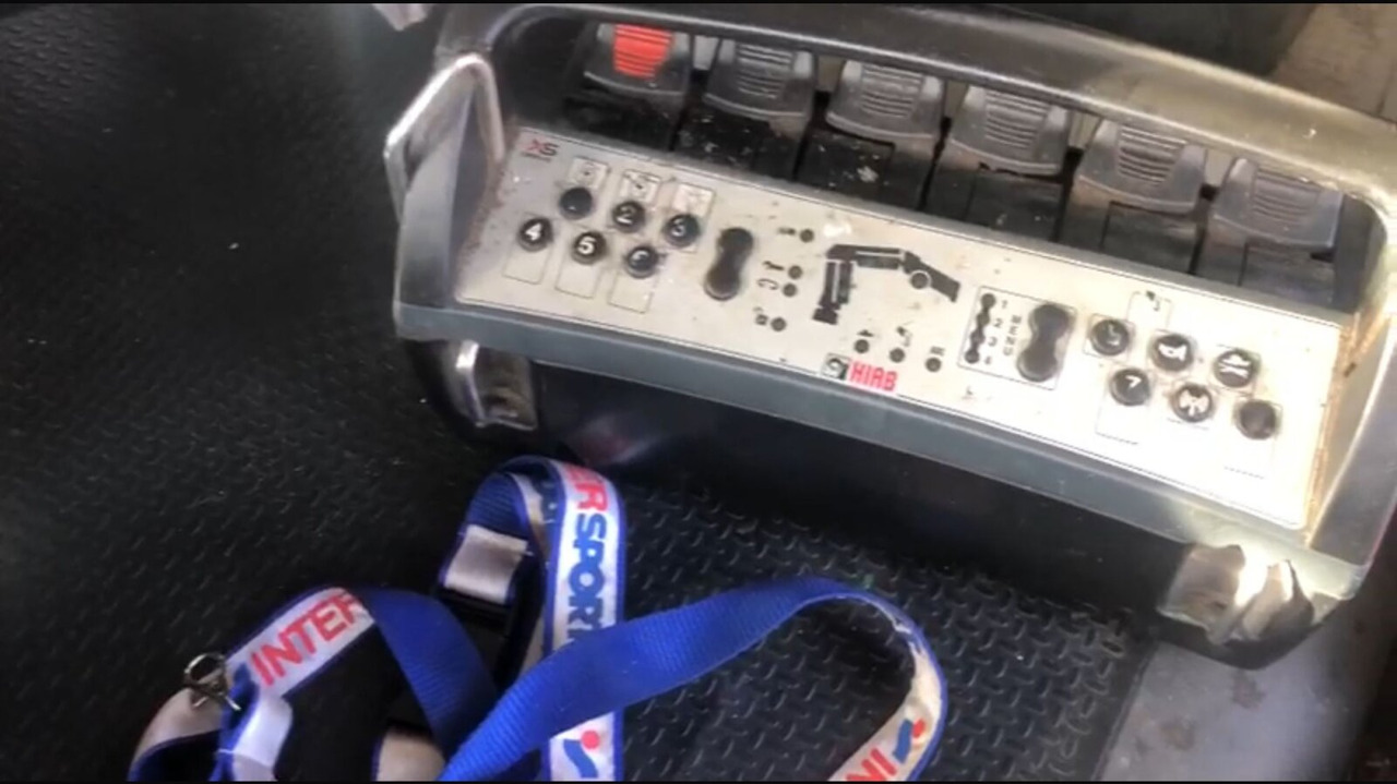 Hákový nosič kontajnerov, Auto s hydraulickou rukou Scania Scania G 480/6x2-4 Scania G 480/6x2-4, Lenk-Liftachse,  Hiab Kran Funk 166 HD-3, Abroller XR 18 S 59: obrázok 8