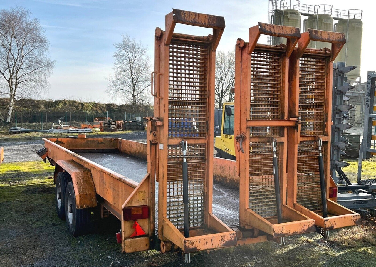 T 105 mit 3 Auffahrrampen T 105 mit 3 Auffahrrampen - Príves podvalník: obrázok 3 T 105 mit 3 Auffahrrampen T 105 mit 3 Auffahrrampen - Príves podvalník: obrázok 3
