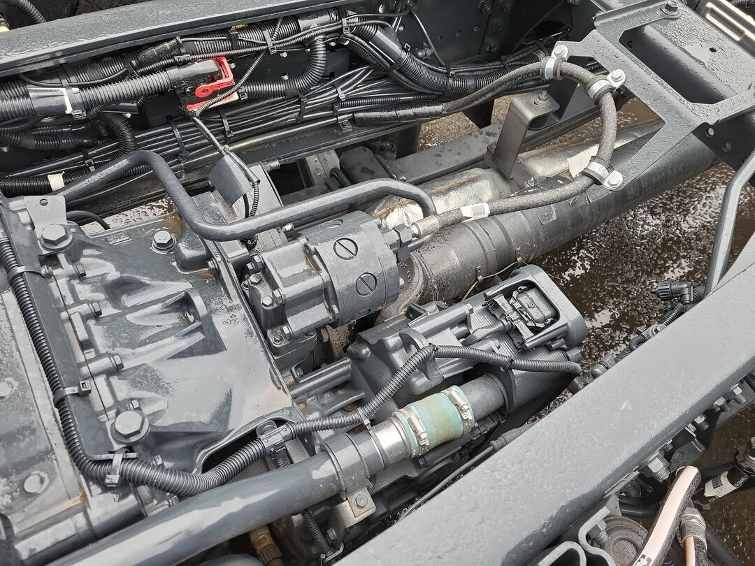 T-Way AT410T51 8x4 T-Way AT410T51 8x4, Retarder, Nebenantrieb, 4x VORHANDEN! - Podvozek s kabinou: obrázok 4 T-Way AT410T51 8x4 T-Way AT410T51 8x4, Retarder, Nebenantrieb, 4x VORHANDEN! - Podvozek s kabinou: obrázok 4