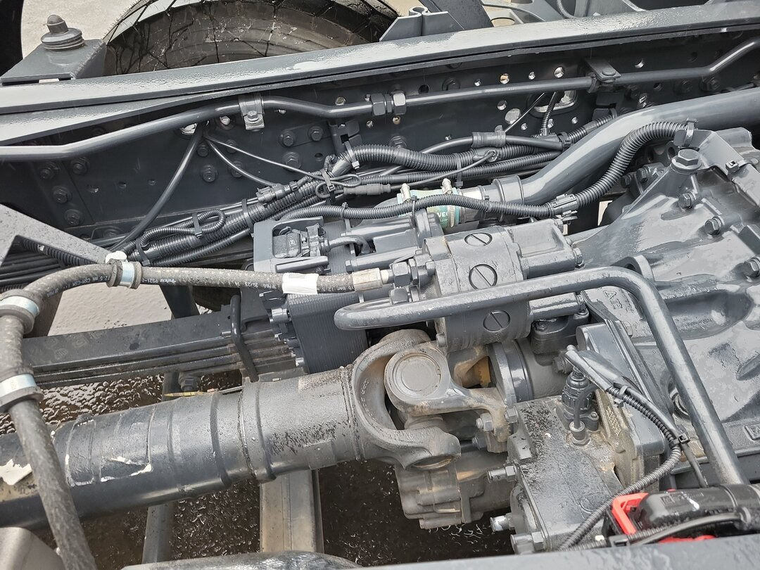 T-Way AT410T51 8x4 T-Way AT410T51 8x4, Retarder, Nebenantrieb, 4x VORHANDEN! - Podvozek s kabinou: obrázok 5 T-Way AT410T51 8x4 T-Way AT410T51 8x4, Retarder, Nebenantrieb, 4x VORHANDEN! - Podvozek s kabinou: obrázok 5