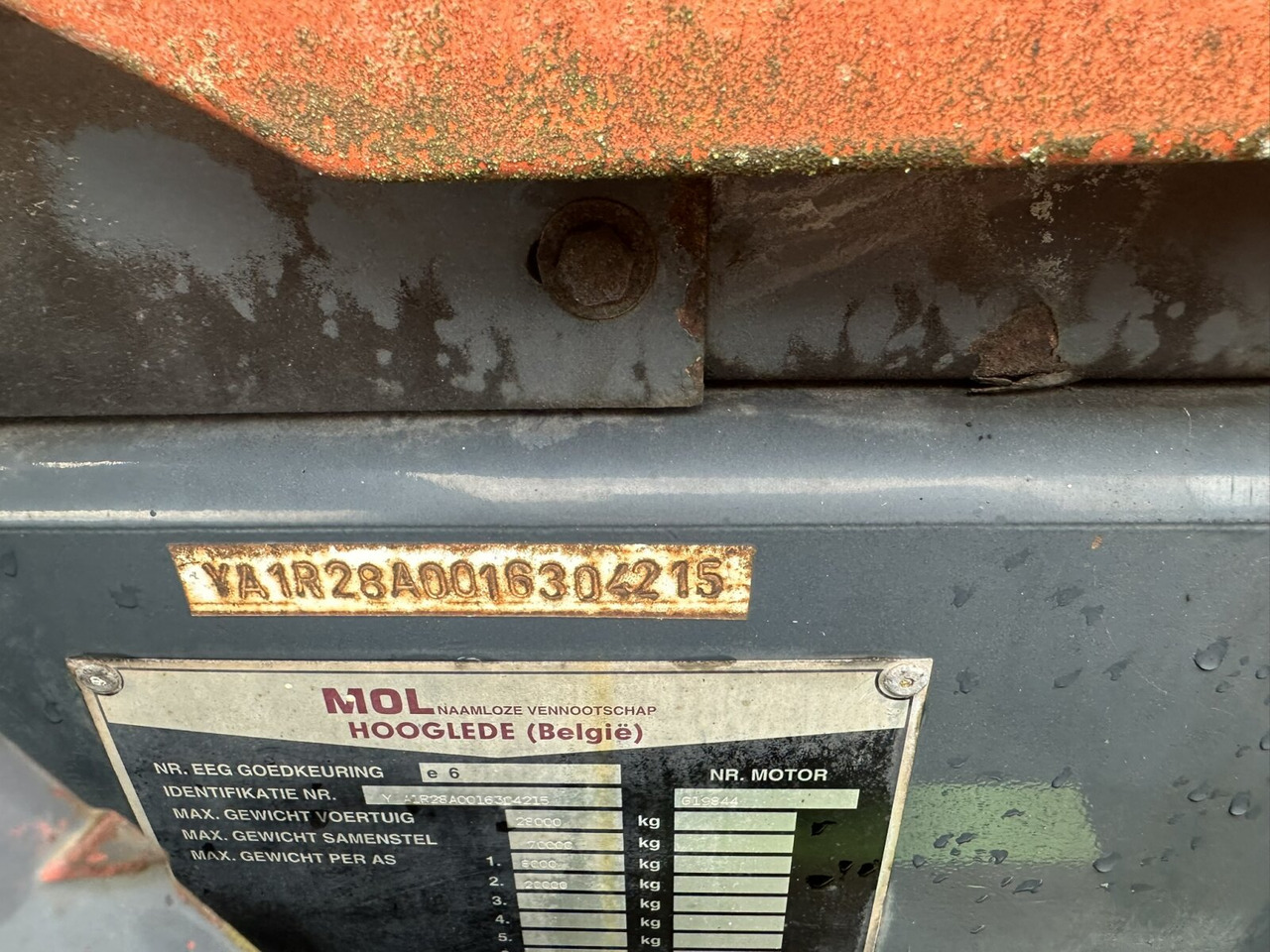 815 4x2 815 4x2 Terminal Tractor, Rangierfahrzeug - Ťahač: obrázok 3 815 4x2 815 4x2 Terminal Tractor, Rangierfahrzeug - Ťahač: obrázok 3