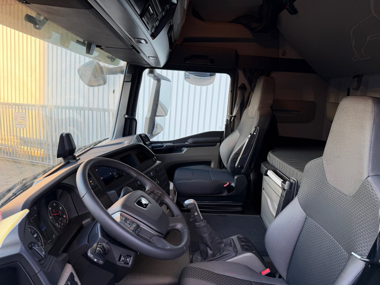 MAN TGS 33.520 6x4 BL SA TGS 33.520 6x4 BL SA, Retarder, LED, Nebenantrieb - Ťahač: obrázok 3 MAN TGS 33.520 6x4 BL SA TGS 33.520 6x4 BL SA, Retarder, LED, Nebenantrieb - Ťahač: obrázok 3