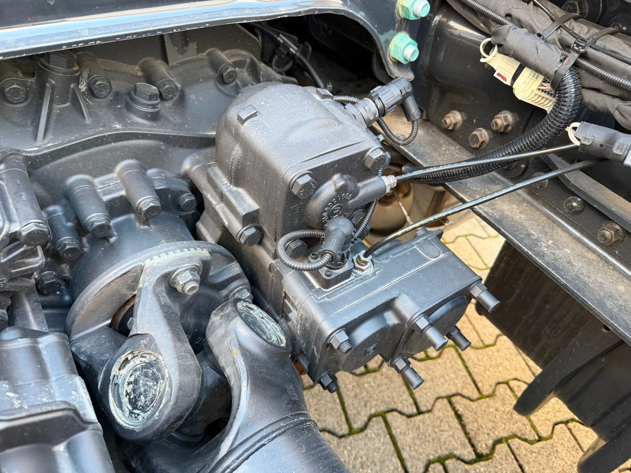 MAN TGS 33.520 6x4 BL SA TGS 33.520 6x4 BL SA, Retarder, LED, Nebenantrieb - Ťahač: obrázok 2 MAN TGS 33.520 6x4 BL SA TGS 33.520 6x4 BL SA, Retarder, LED, Nebenantrieb - Ťahač: obrázok 2