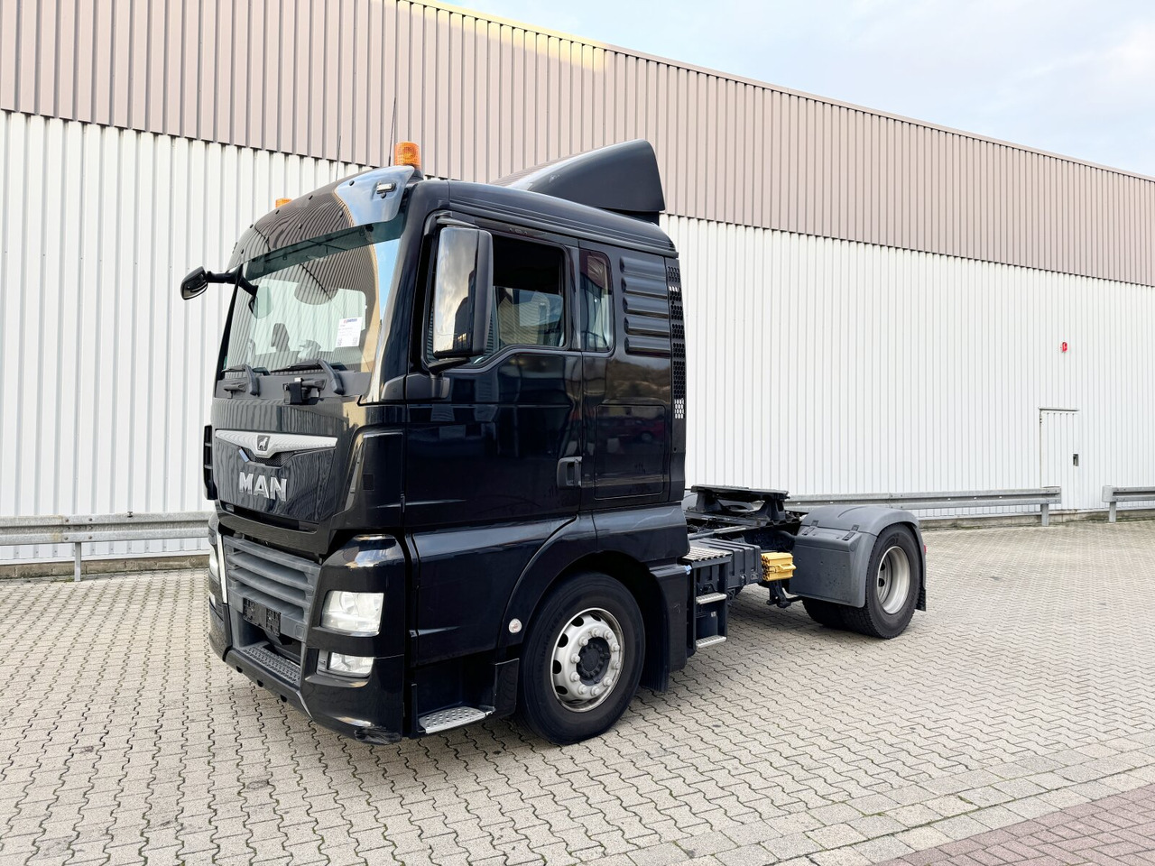 MAN TGX 18.420 4x2 BLS TGX 18.420 4X2 BLS, Retarder - Ťahač: obrázok 1 MAN TGX 18.420 4x2 BLS TGX 18.420 4X2 BLS, Retarder - Ťahač: obrázok 1