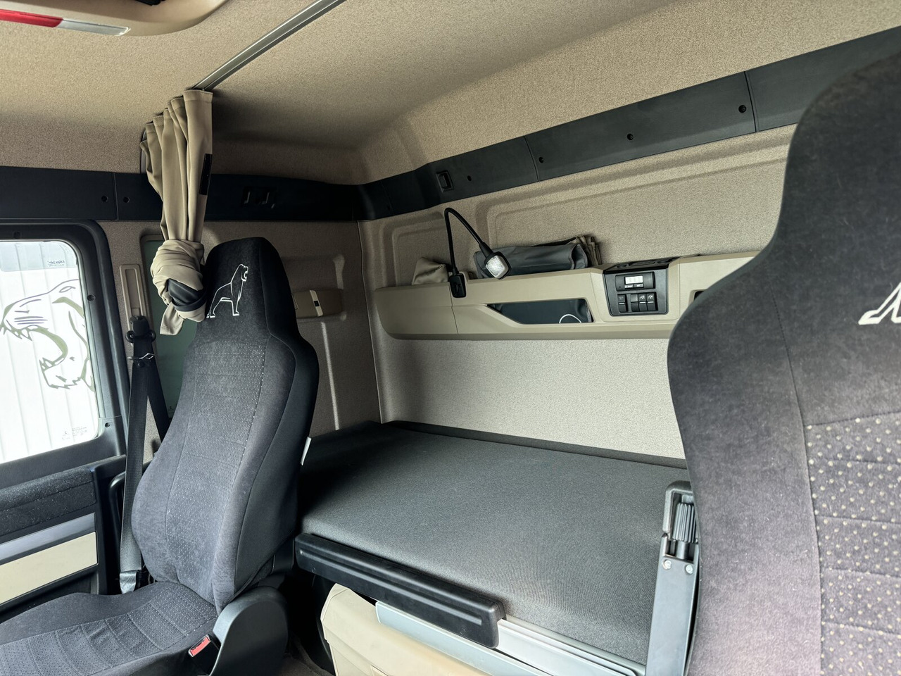 MAN TGX 18.500 4X4H BLS TGX 18.500 4X4H BLS, PriTarder, HydroDrive, Kipphydraulik - Ťahač: obrázok 3 MAN TGX 18.500 4X4H BLS TGX 18.500 4X4H BLS, PriTarder, HydroDrive, Kipphydraulik - Ťahač: obrázok 3