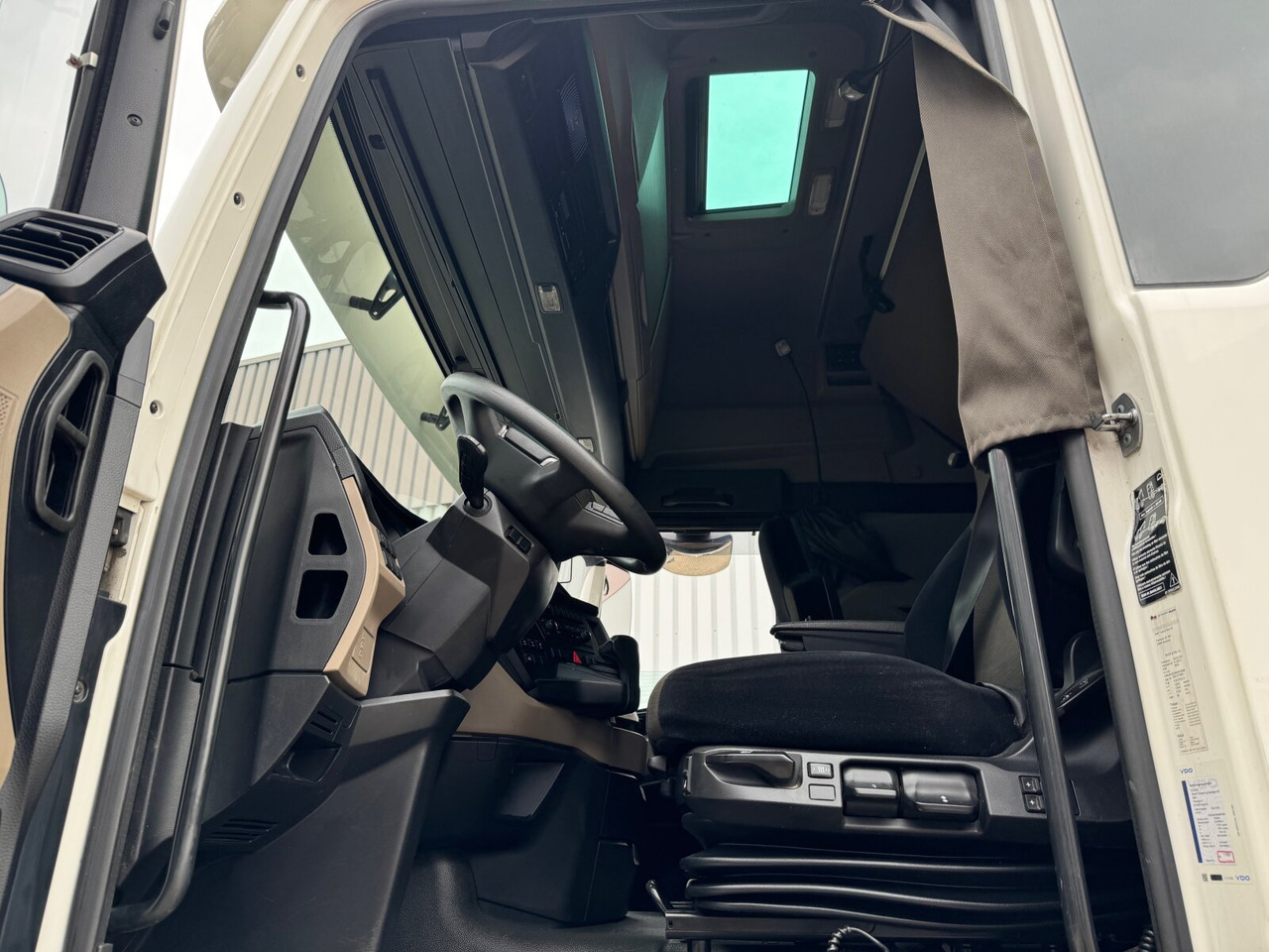 MAN TGX 33.510 6x4 BL SA TGX 33.510 6x4 BL SA, Retarder, GX-Fahrerhaus - Ťahač: obrázok 2 MAN TGX 33.510 6x4 BL SA TGX 33.510 6x4 BL SA, Retarder, GX-Fahrerhaus - Ťahač: obrázok 2