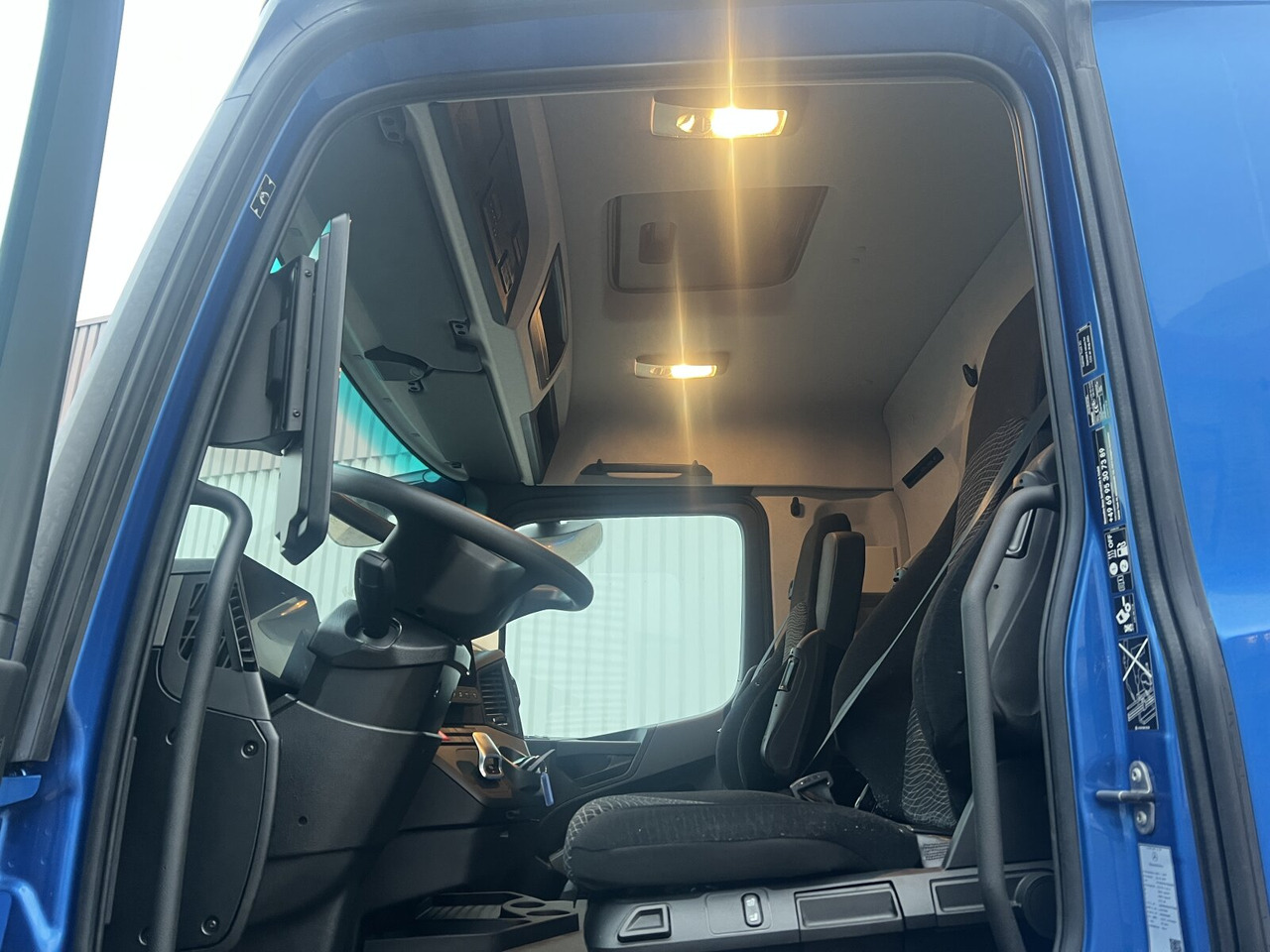 Mercedes-Benz Actros 1843 LS 4x4 HAD Actros 1843 LS 4x4 HAD, HydroDrive, MirrorCam, MultimediaCockpit - Ťahač: obrázok 5 Mercedes-Benz Actros 1843 LS 4x4 HAD Actros 1843 LS 4x4 HAD, HydroDrive, MirrorCam, MultimediaCockpit - Ťahač: obrázok 5