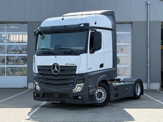 Mercedes-Benz Actros 1845 LSnRL 4x2 Actros 1845 LSnRL 4x2, Retarder, Volumer, MultimediaCockpit, Navi - Ťahač: obrázok 1 Mercedes-Benz Actros 1845 LSnRL 4x2 Actros 1845 LSnRL 4x2, Retarder, Volumer, MultimediaCockpit, Navi - Ťahač: obrázok 1