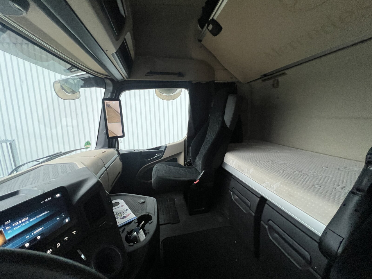 Mercedes-Benz Actros 1848 LS 4x2 Actros 1848 LS 4x2, Volumer, Retarder - Ťahač: obrázok 3 Mercedes-Benz Actros 1848 LS 4x2 Actros 1848 LS 4x2, Volumer, Retarder - Ťahač: obrázok 3