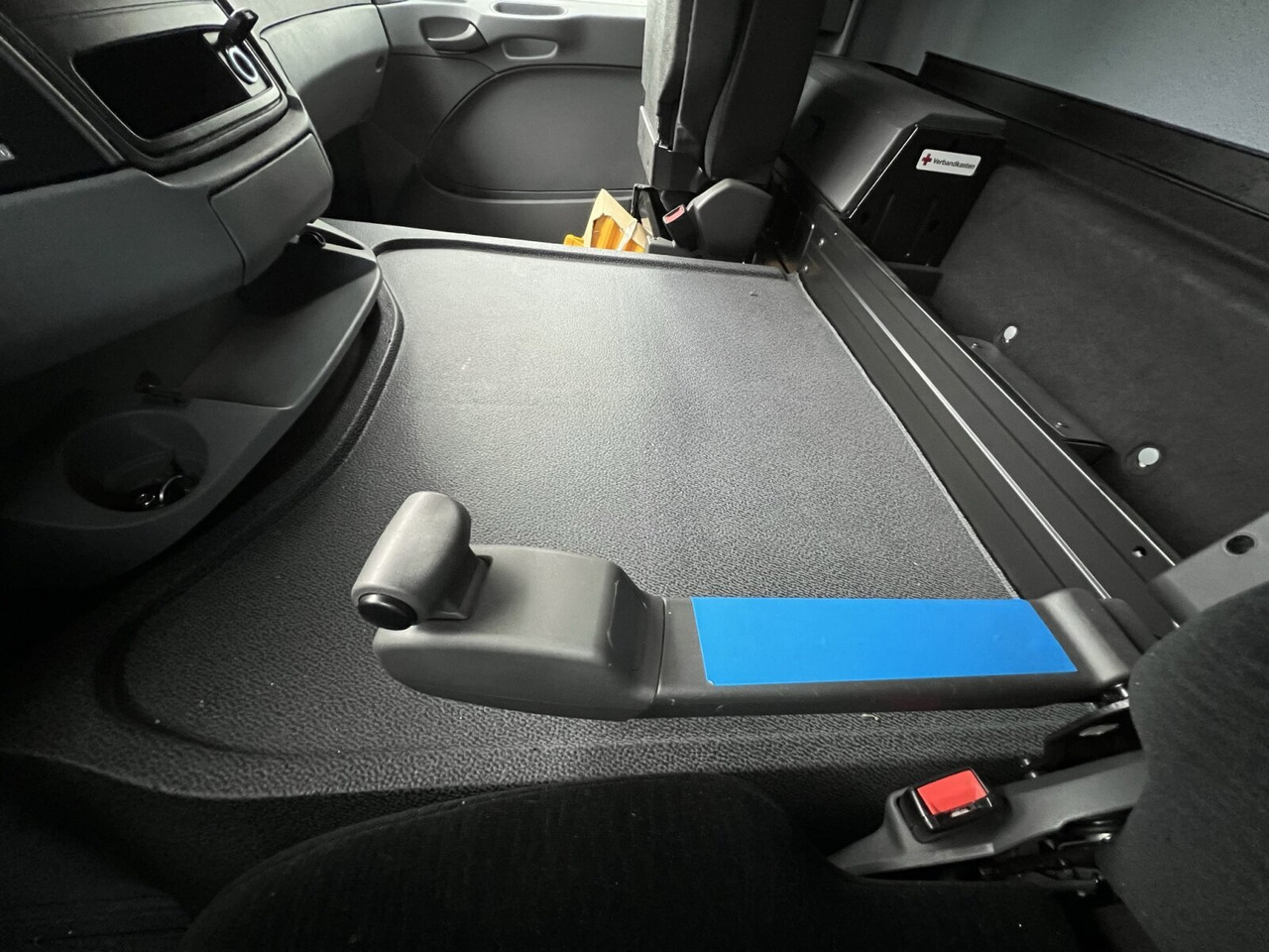 Mercedes-Benz Actros 2141 K 4x2 Actros 2141 K 4x2 - Ťahač: obrázok 3 Mercedes-Benz Actros 2141 K 4x2 Actros 2141 K 4x2 - Ťahač: obrázok 3