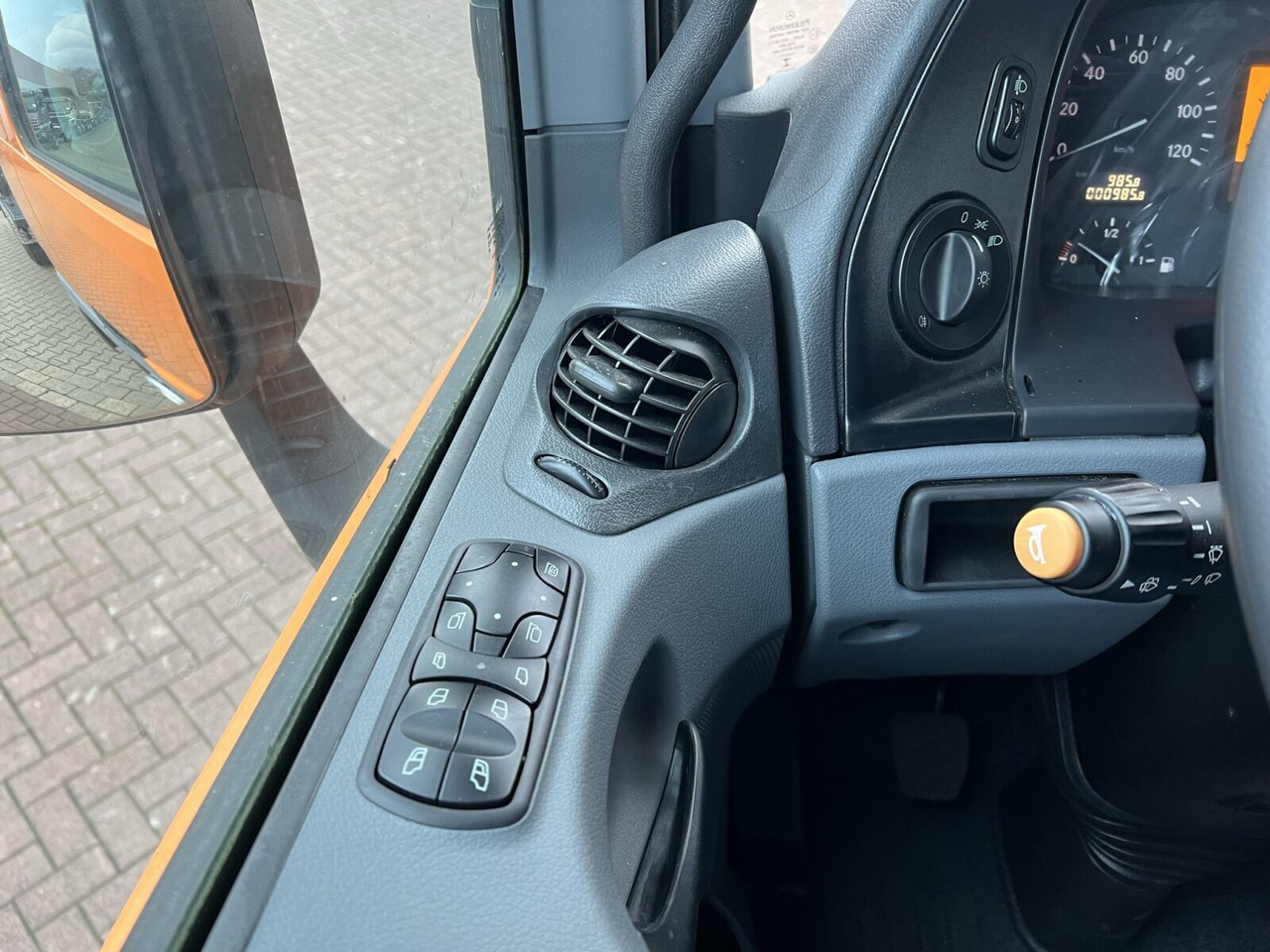 Mercedes-Benz Actros 2141 K 4x2 Actros 2141 K 4x2 - Ťahač: obrázok 5 Mercedes-Benz Actros 2141 K 4x2 Actros 2141 K 4x2 - Ťahač: obrázok 5