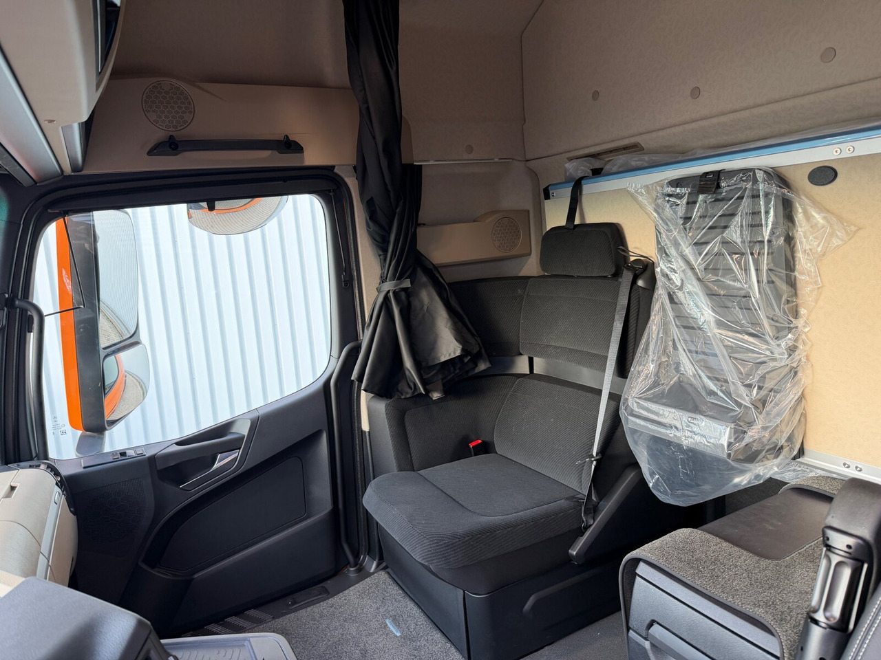 Mercedes-Benz Actros 3363 LS 6x4 Actros 3363 LS 6x4, Retarder, SoloStar, MultimediaCockpit, Navi, LED - Ťahač: obrázok 5 Mercedes-Benz Actros 3363 LS 6x4 Actros 3363 LS 6x4, Retarder, SoloStar, MultimediaCockpit, Navi, LED - Ťahač: obrázok 5