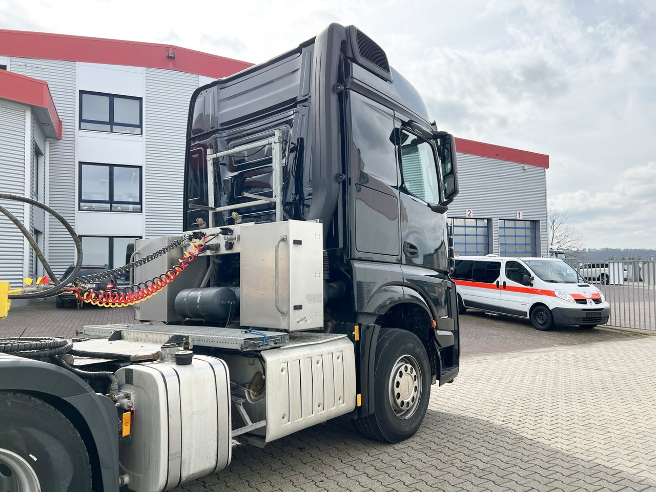 Mercedes-Benz Arocs 3358 LS 6x4 Arocs 3358 LS 6x4, StreamSpace, Turbo-Retarder-Kupplung, Kipphydraulik - Ťahač: obrázok 5 Mercedes-Benz Arocs 3358 LS 6x4 Arocs 3358 LS 6x4, StreamSpace, Turbo-Retarder-Kupplung, Kipphydraulik - Ťahač: obrázok 5
