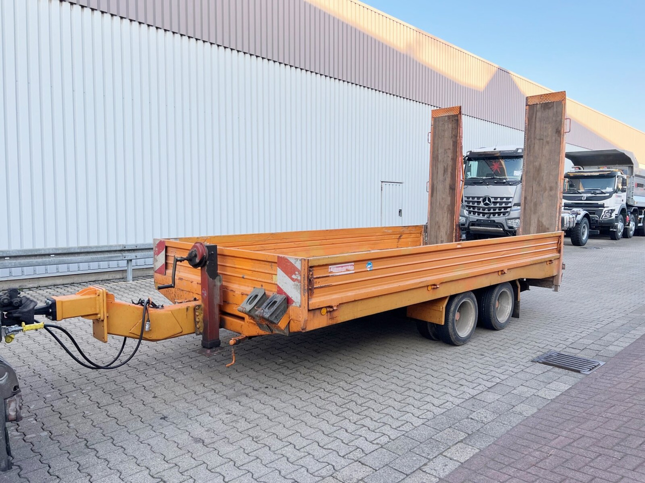 Tandem Tiefladeanhänger Tandem Tiefladeanhänger - Príves podvalník: obrázok 1 Tandem Tiefladeanhänger Tandem Tiefladeanhänger - Príves podvalník: obrázok 1