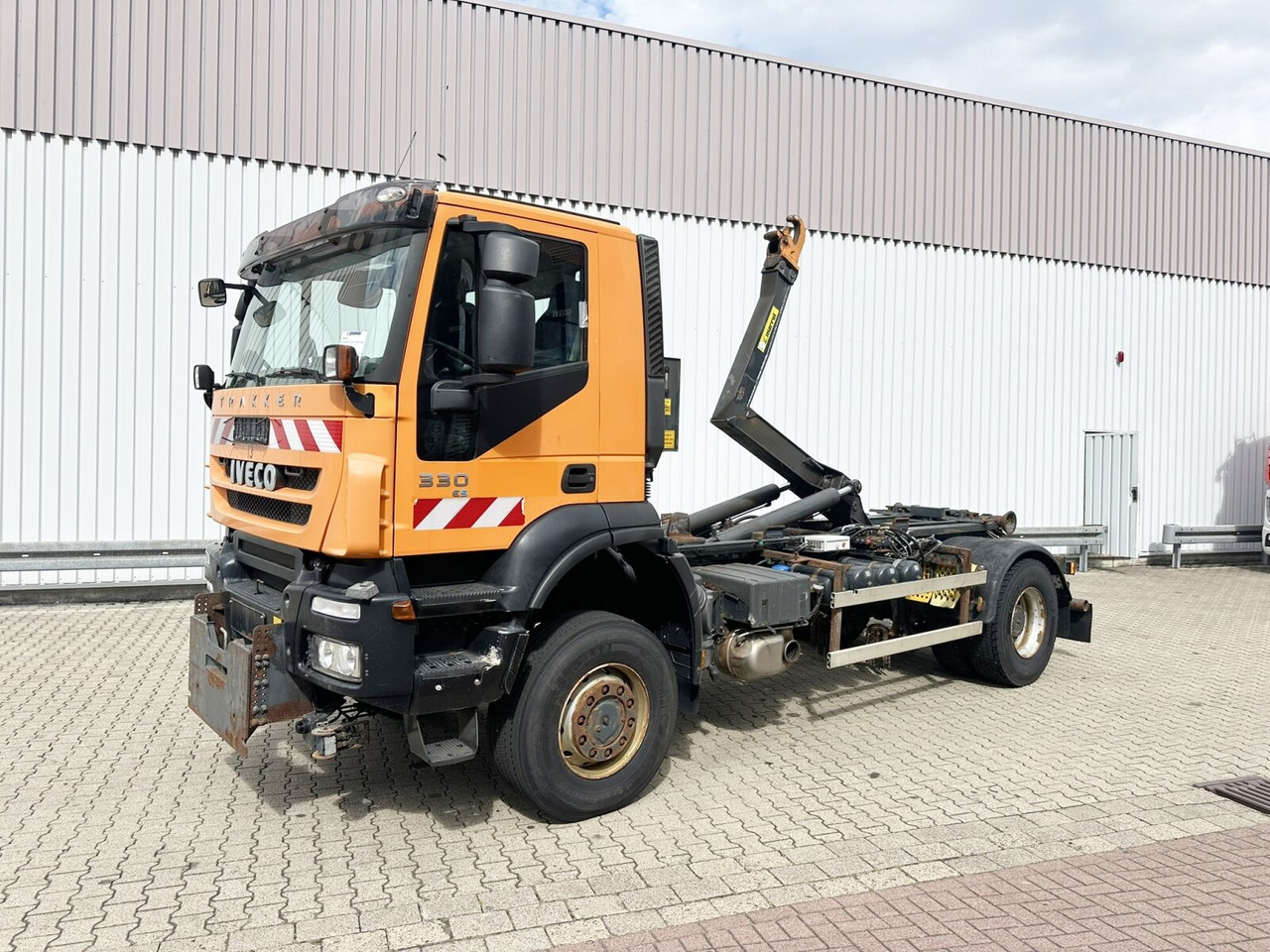 Trakker AD190T33WP 4x4 Trakker AD190T33WP 4x4, Winterdienstausstattung - Hákový nosič kontajnerov: obrázok 1 Trakker AD190T33WP 4x4 Trakker AD190T33WP 4x4, Winterdienstausstattung - Hákový nosič kontajnerov: obrázok 1