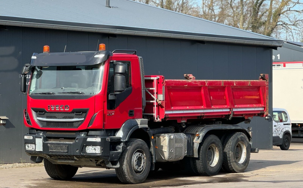 Trakker AD260T45 6x4 Trakker AD260T45 6x4, Bordmatik - Sklápač: obrázok 1 Trakker AD260T45 6x4 Trakker AD260T45 6x4, Bordmatik - Sklápač: obrázok 1