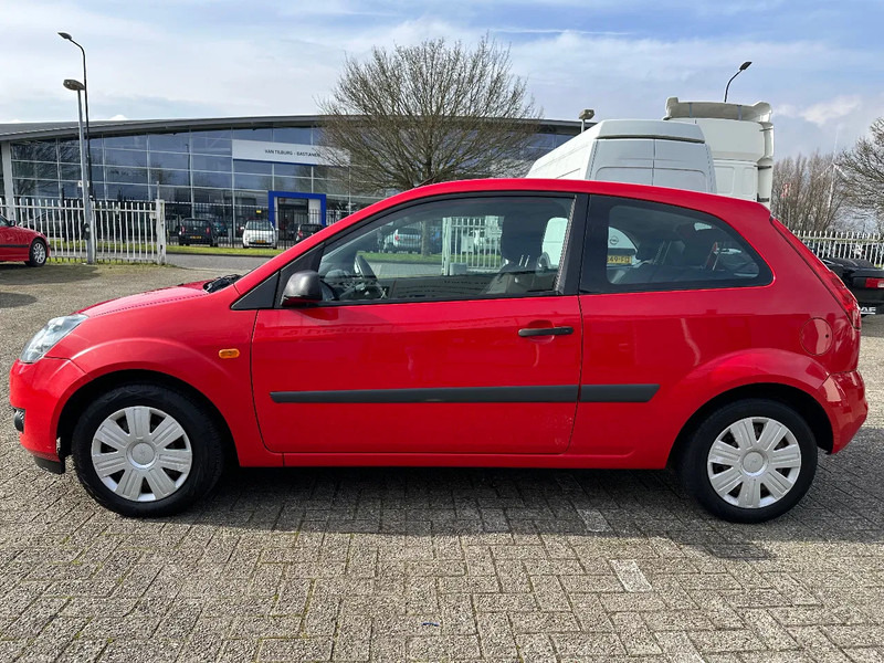 Ford Fiesta TDCi 1.4 + AIRCO + CARPLAY + REAR CAMERA + 194.511 KM - Hatchback: obrázok 2 Ford Fiesta TDCi 1.4 + AIRCO + CARPLAY + REAR CAMERA + 194.511 KM - Hatchback: obrázok 2